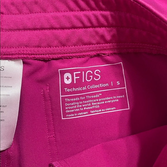 Figs Raspberry Sorbet Scrub Set - Picture 2 of 5